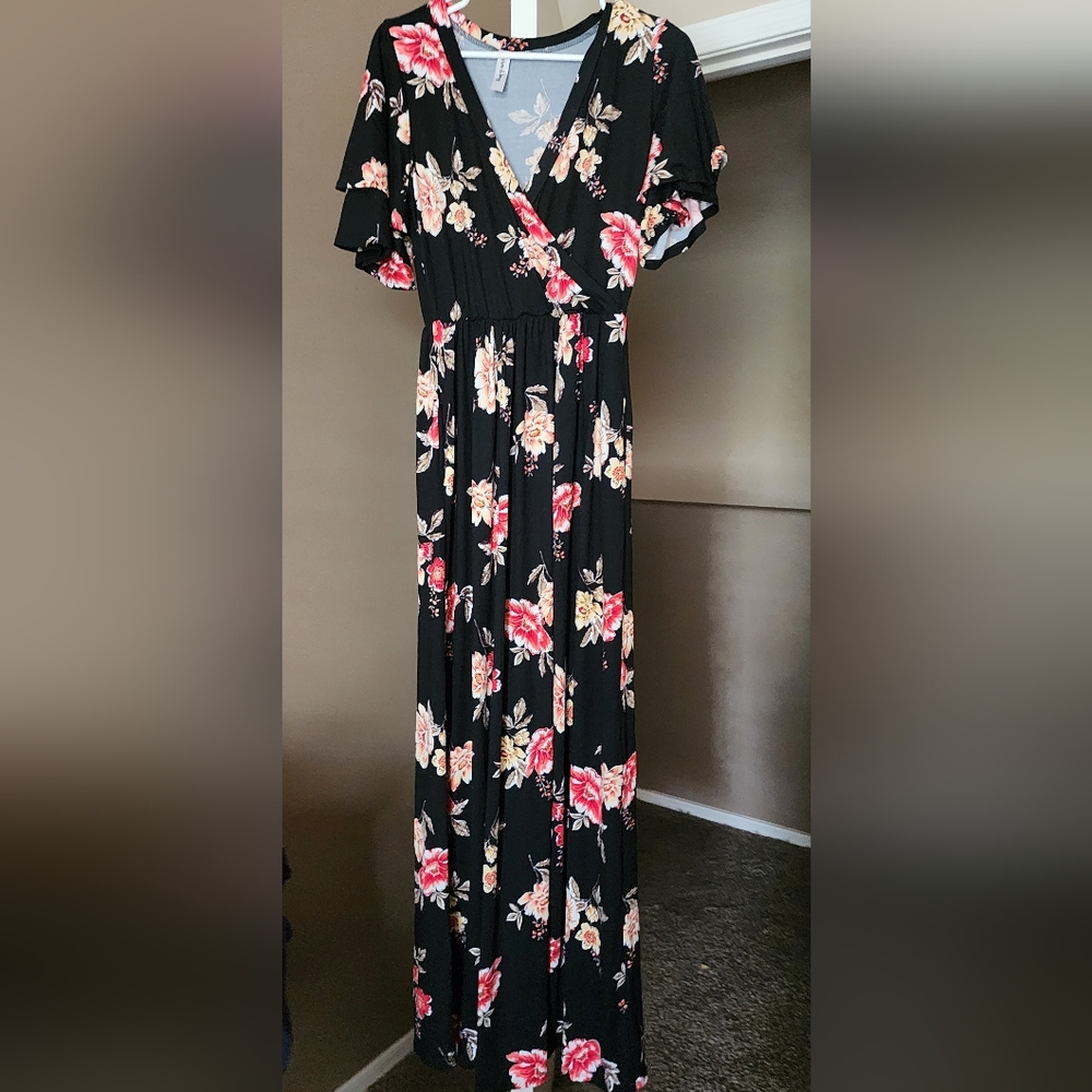Wren&Ivory Floral Maxi Dress